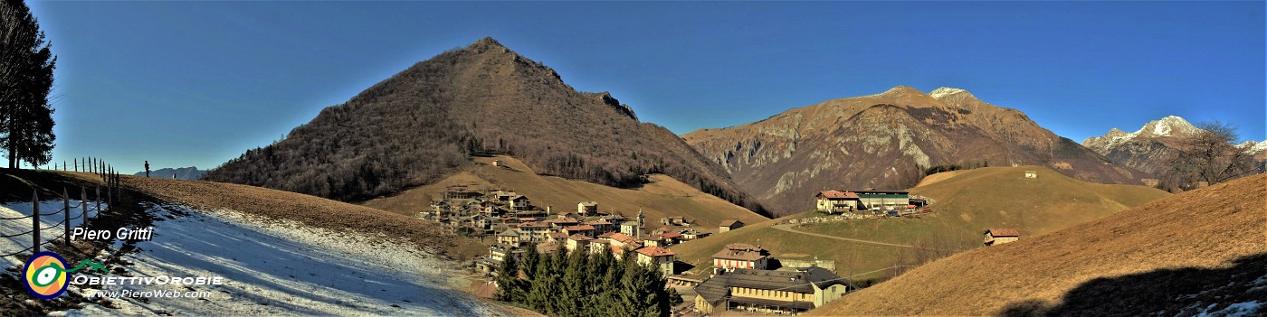 10 Monte Castello dal roccolo di Valpiana con Menna ed Arera.jpg